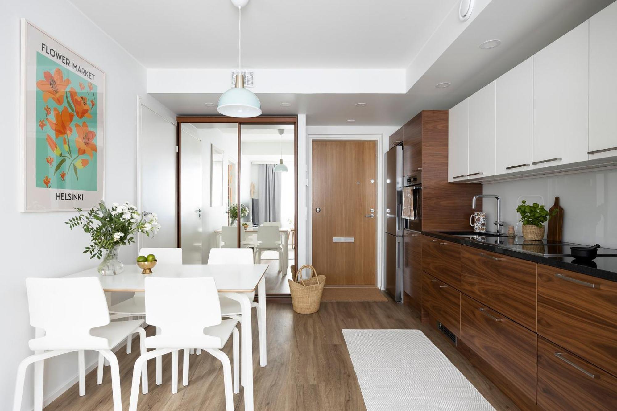 Stylish Flat In Trendy Kallio Helsinki Exterior photo