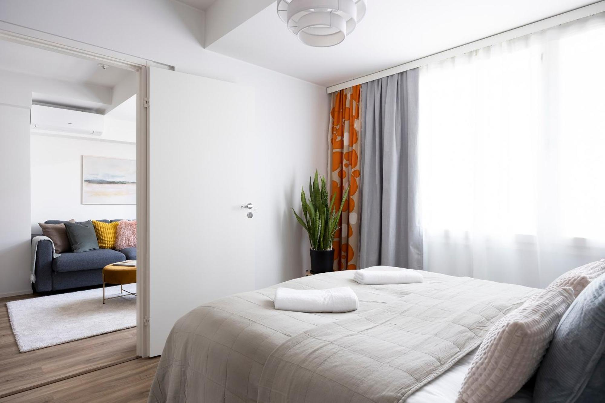 Stylish Flat In Trendy Kallio Helsinki Exterior photo