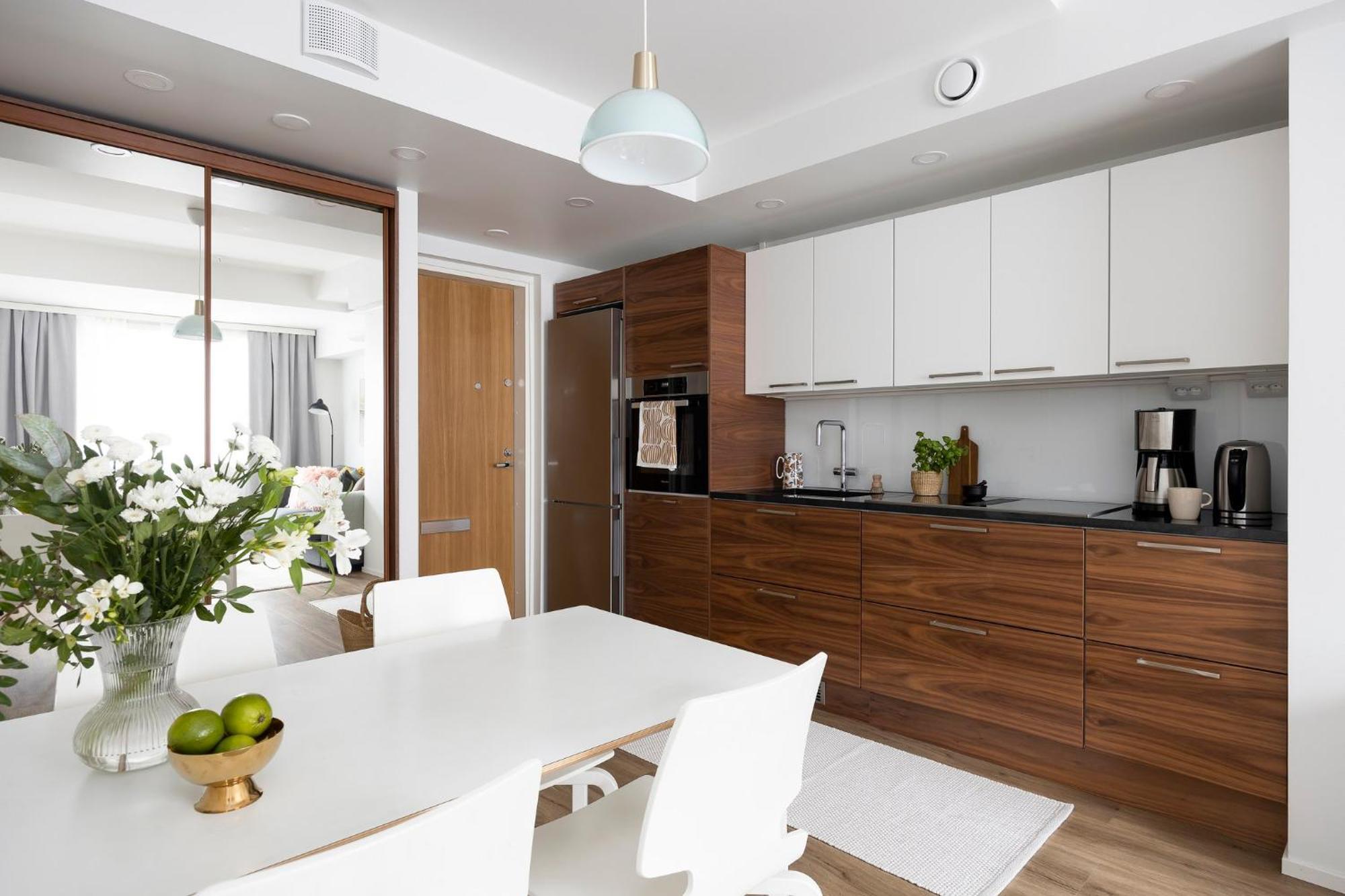 Stylish Flat In Trendy Kallio Helsinki Exterior photo